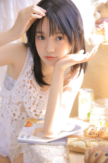 二曲亭亭玉女峰邻水插花像谁用